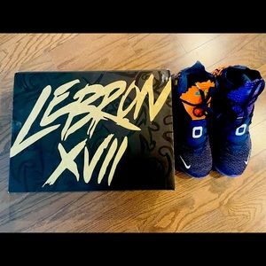 Hello! Selling the (rare) Lebron XVII Space Jams! Size 11 (men).